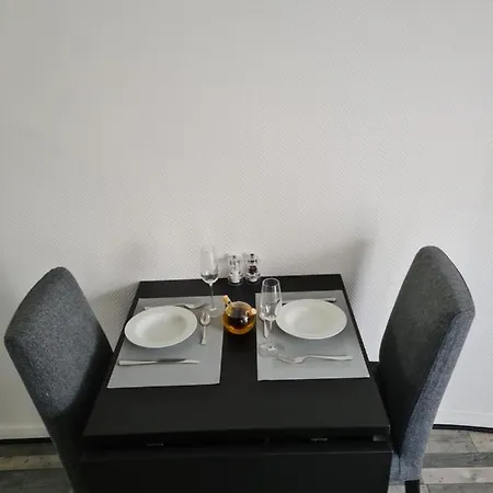 Un Qui A Du Chien Apartment